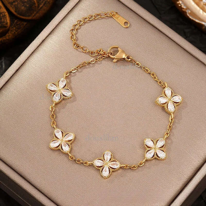Designer Korean Versatile Charm Beimu Flower Women's Pendant Bracelet Fashion Luxury Jewelry Date Wear Hand Accessories Festival Gift