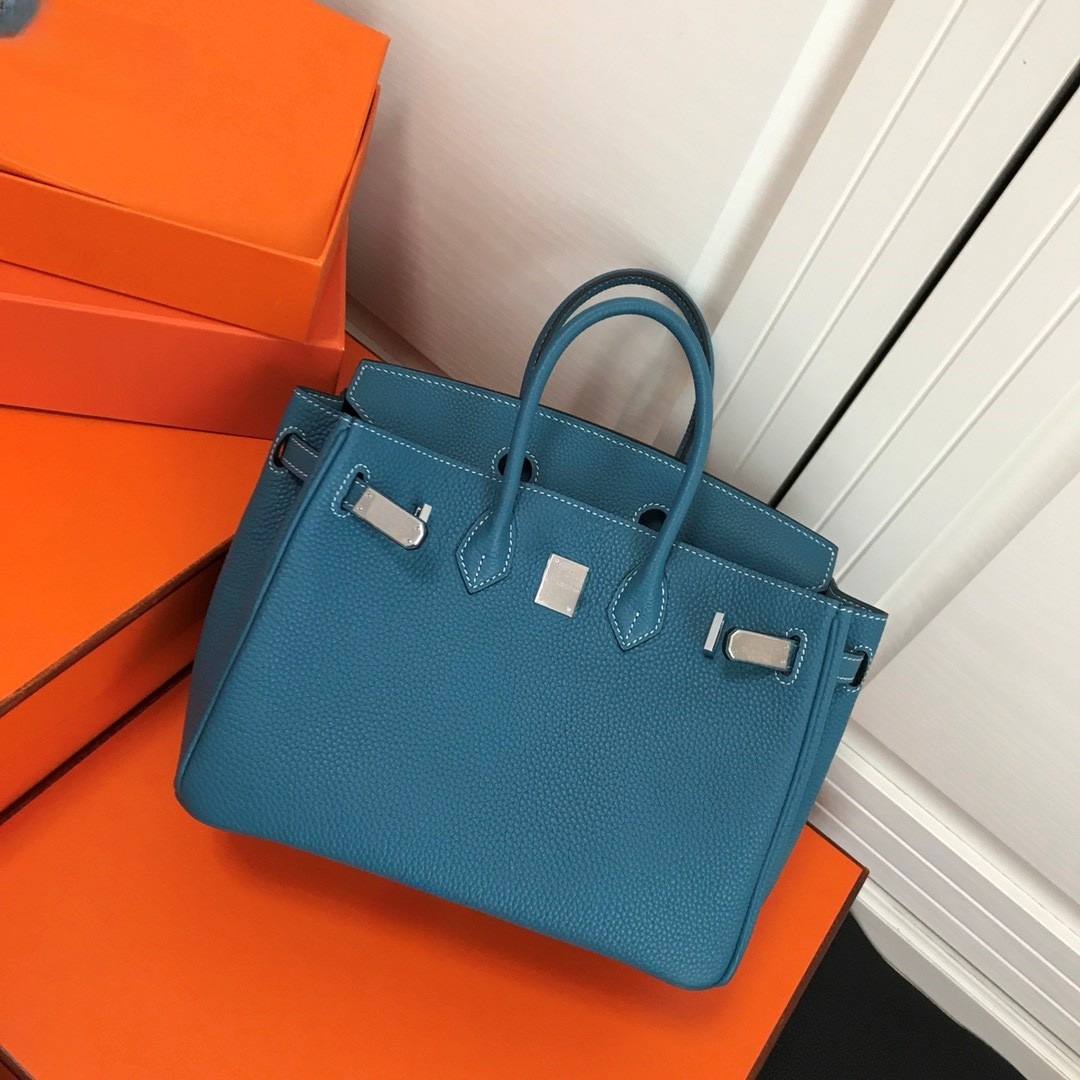 Designer bag Luxury Bag High quality genuine leather letter pattern Large capacity tote bag with Silver Tone Closure silver lock Shoulder Bag Crossbody bag handbag