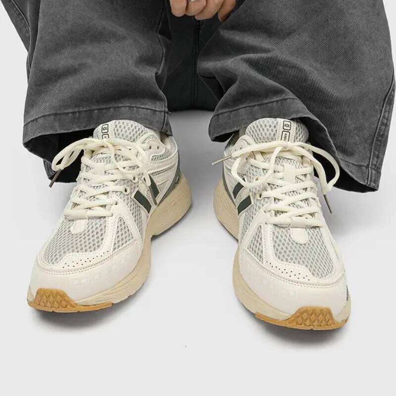 Men's Sports with A Mesh Surface Made of Patchwork Material, New Lace-up Round Toe Casual Height-increasing Niche Shoes 26W0121