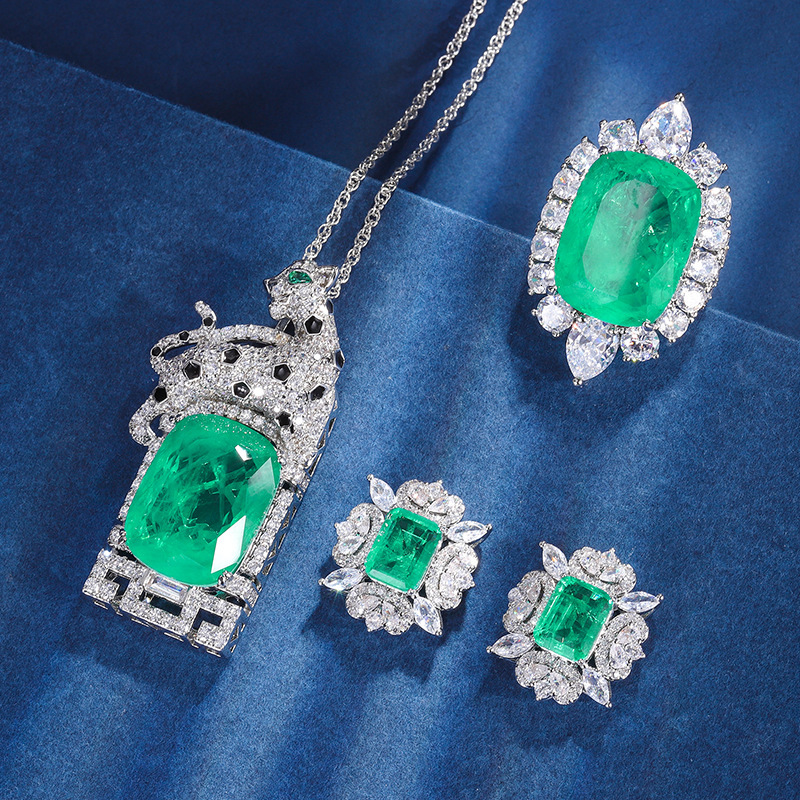 Luxury Brand Designer Jewelry Zhuang Shengsheng Jewelry European And American Retro Imitation Emerald Leopard Luxury Inlaid Set Main Stone 15*20 Earrings 7*9