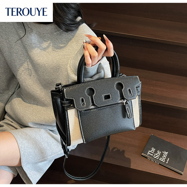 TEROUYE Fashionable and minimalist color blocked women s handbag for autumn and winter retro style large capacity armpit bag with texture and luxuriou