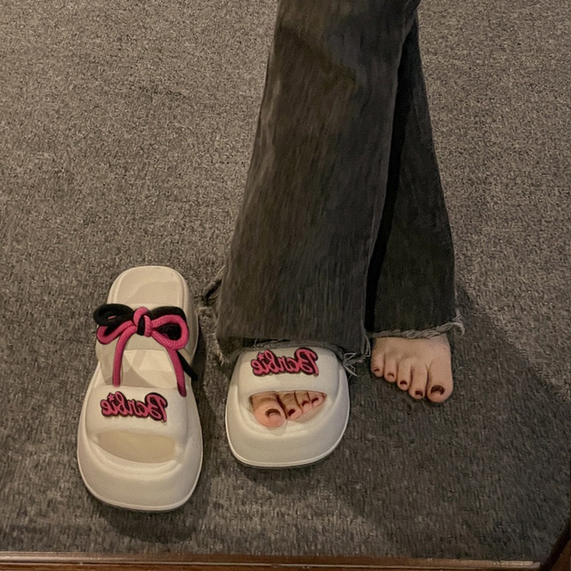 Height Increasing Thick Soled Fashionable Bow Tie Strap One-Piece Slippers For Women'S Outdoor Wear 2026 Summer New Anti Slip Casual Sandals