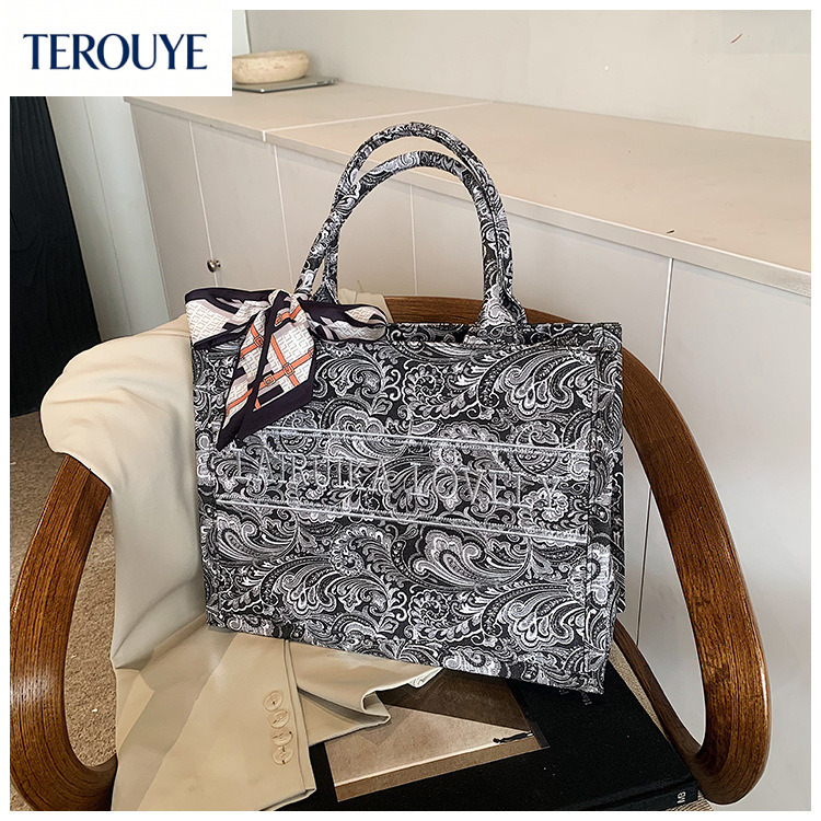 TEROUYE French Fashion Printed Handbag Autumn Winter New Large Capacity Retro Luxury Women s Shoulder Bag Simple Texture Underarm Bag Designer Women s