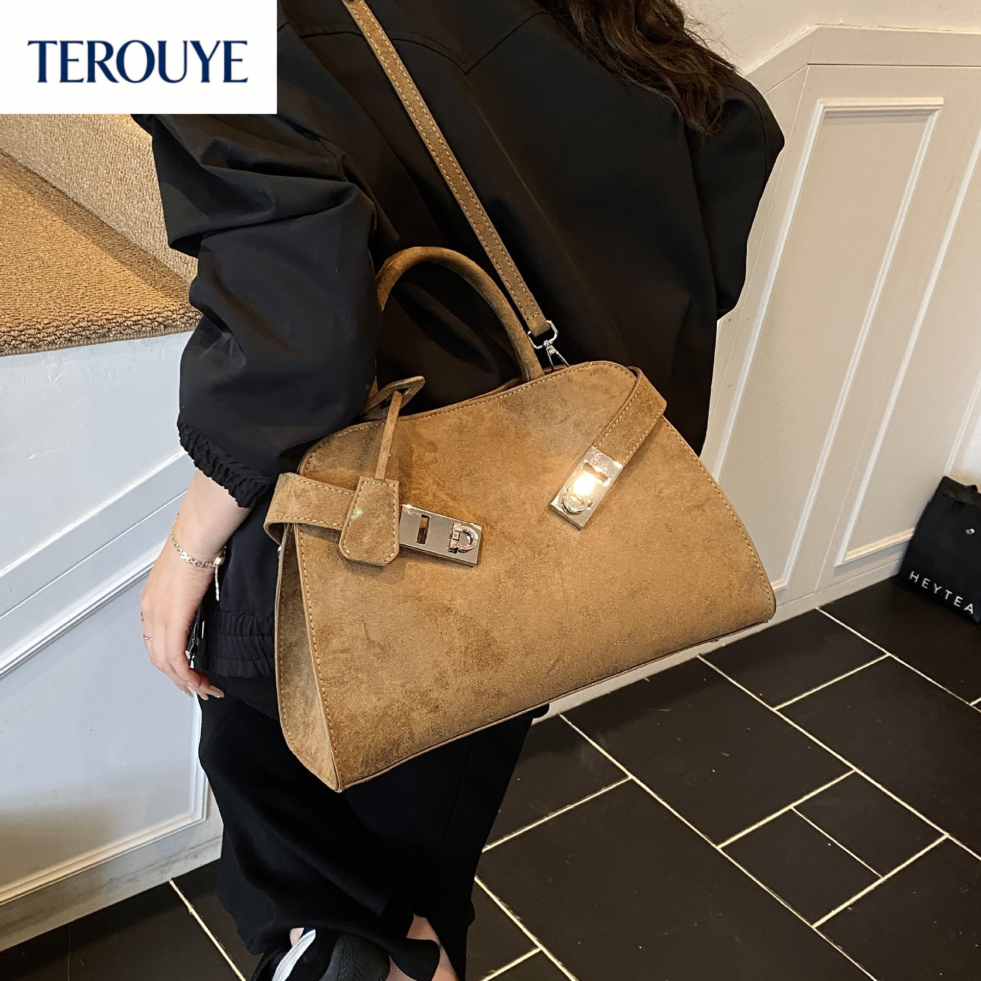 TEROUYE Retro suede women s handbag autumn and winter new fashion large capacity shoulder bag texture motorcycle armpit bag luxury Luxury bag