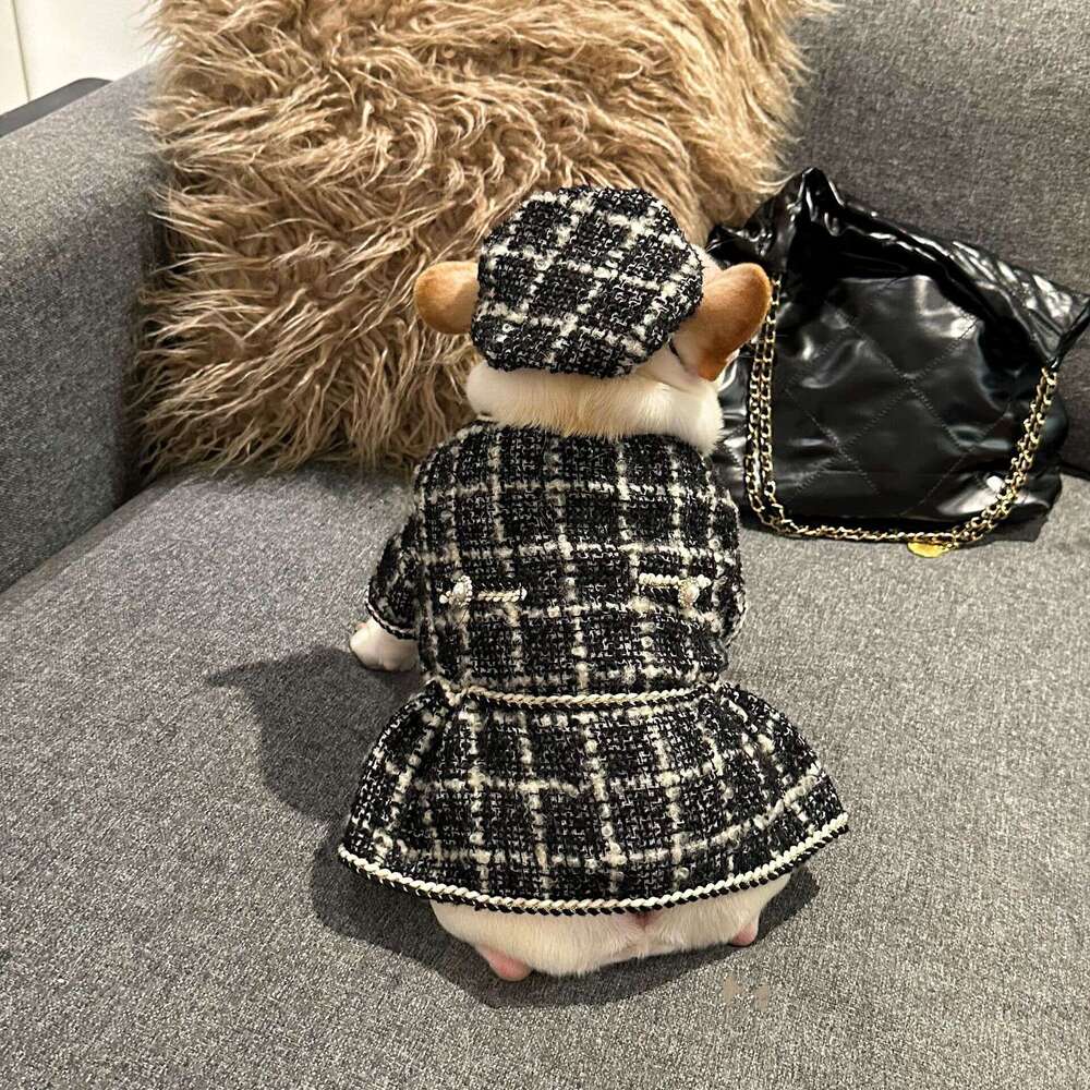 Fragrant clothing for dogs and cats, suitable for winter, New Year, Christmas, and pet clothing