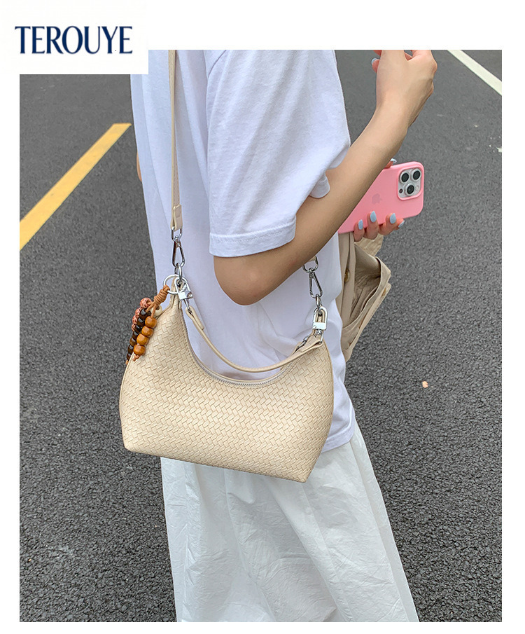 TEROUYE Korean style niche design women s armpit bag Bag autumn and winter new texture woven style handbag retro versatile style luxury Luxury bag