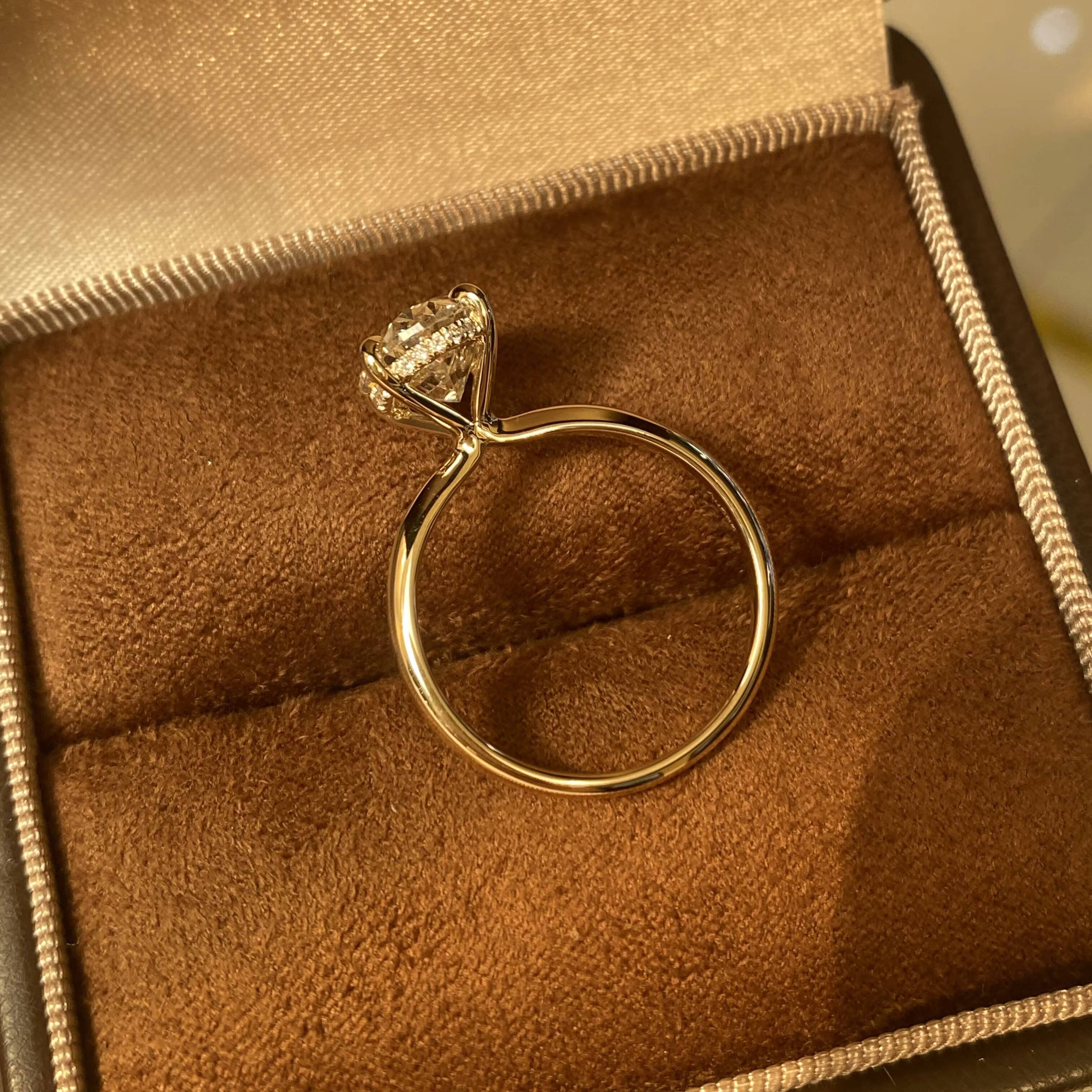 Stars Oval Cut Lab Grown Diamond IGI Certified 18K Solid Gold Pigeon Ring Handmade Engagement Ring for Women