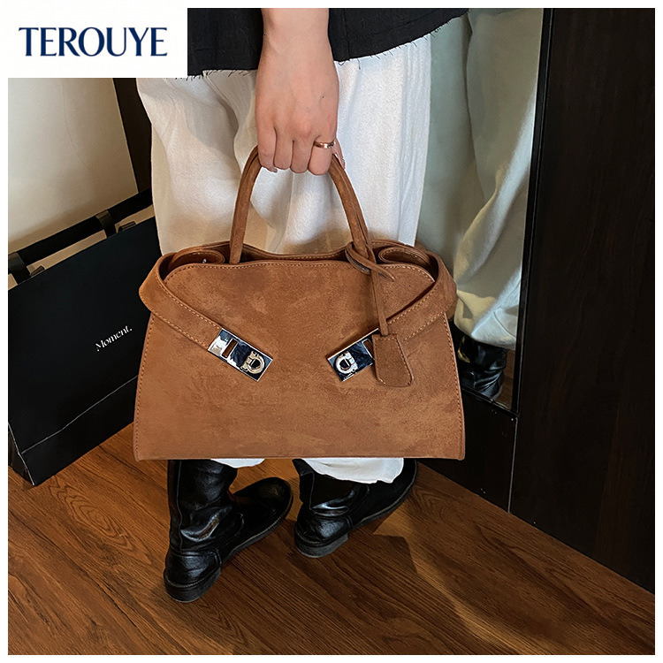 TEROUYE Retro suede women s handbag autumn and winter new fashion large capacity shoulder bag texture motorcycle armpit bag luxury Luxury bag