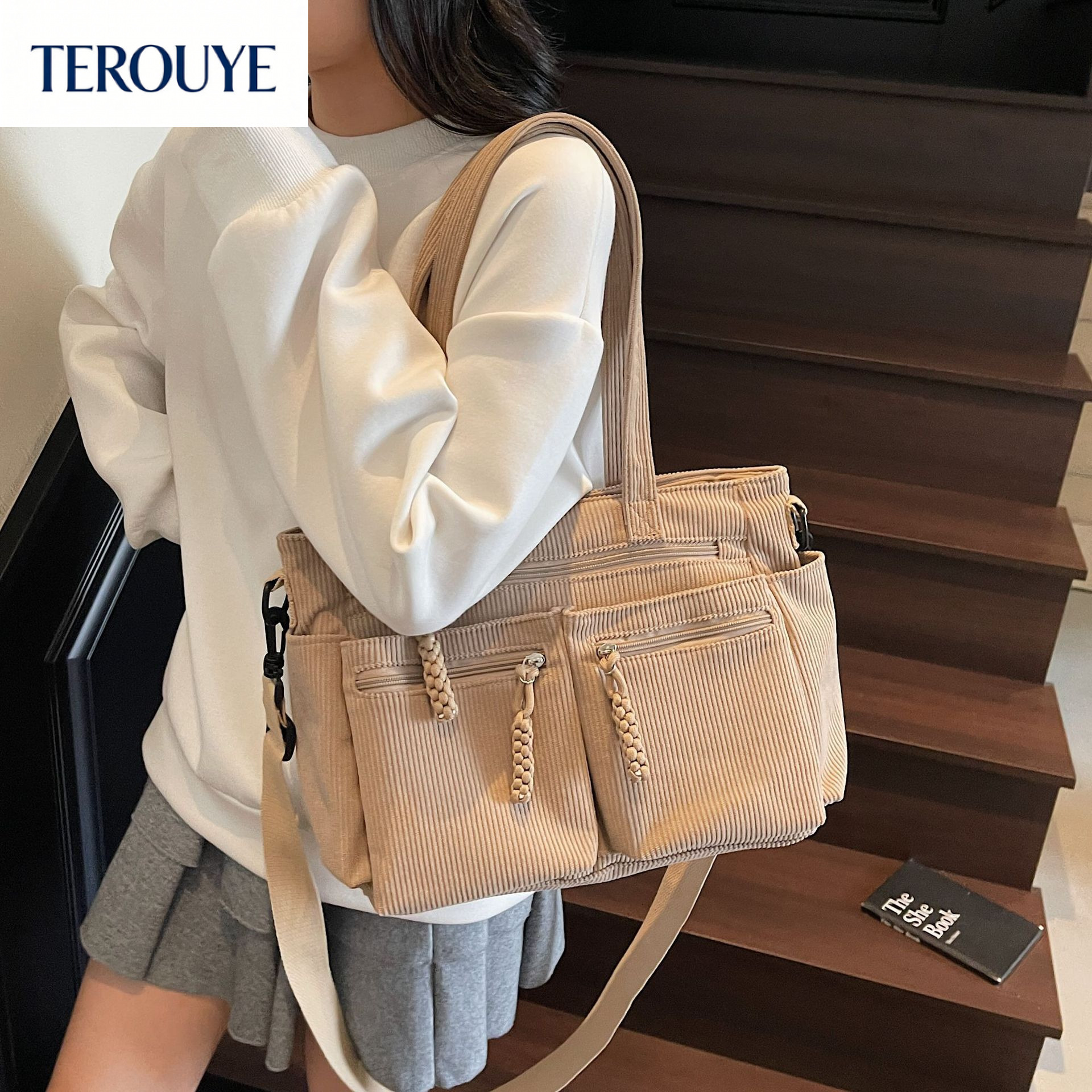 TEROUYE Korean style leisure large capacity women s shoulder bag autumn and winter new fashion corduroy simple handbag versatile Luxury bag