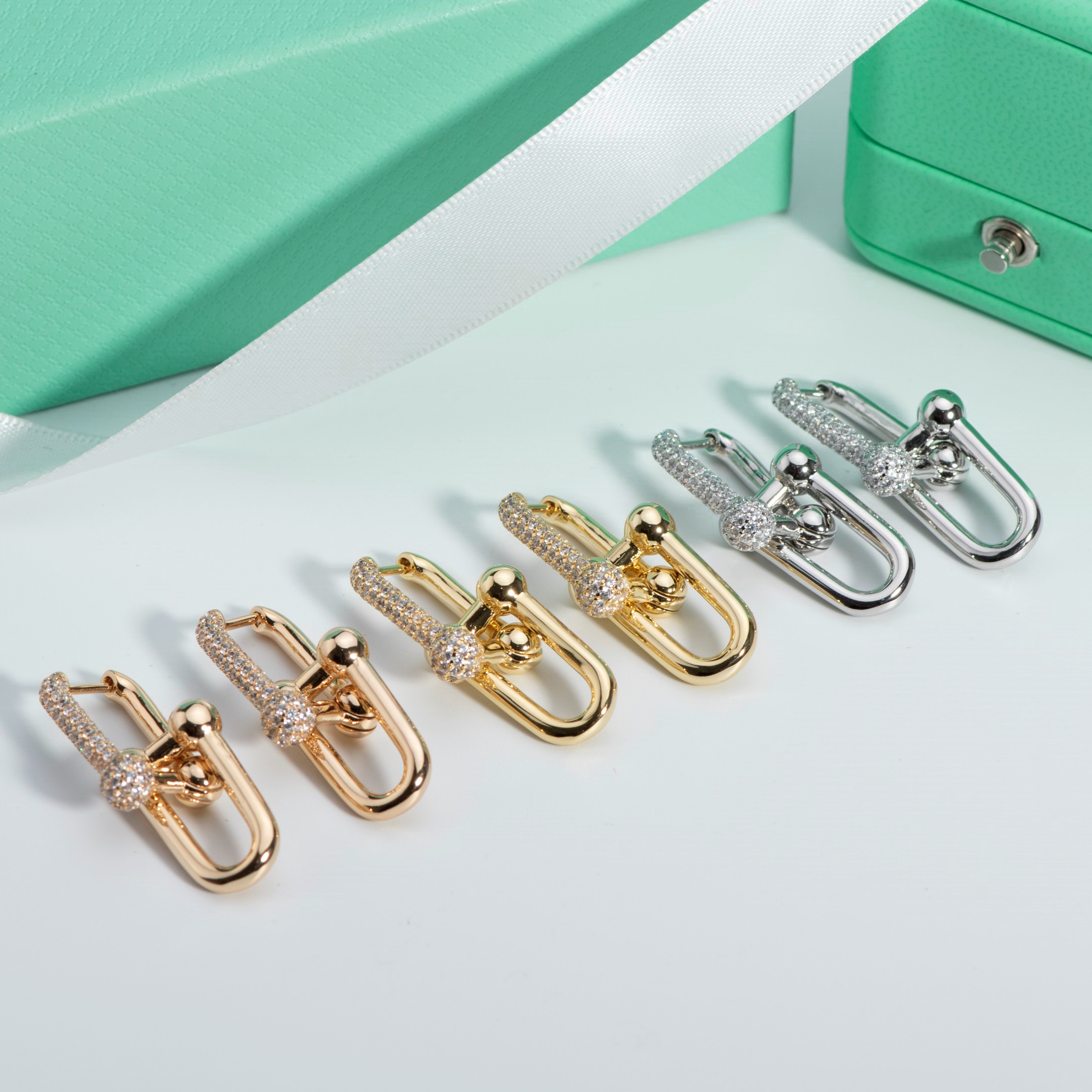 Classic gilding earrings women U-shaped designer jewelry hollow lock earrings designer with diamonds accessories luxury jewelry sisters birthday gift