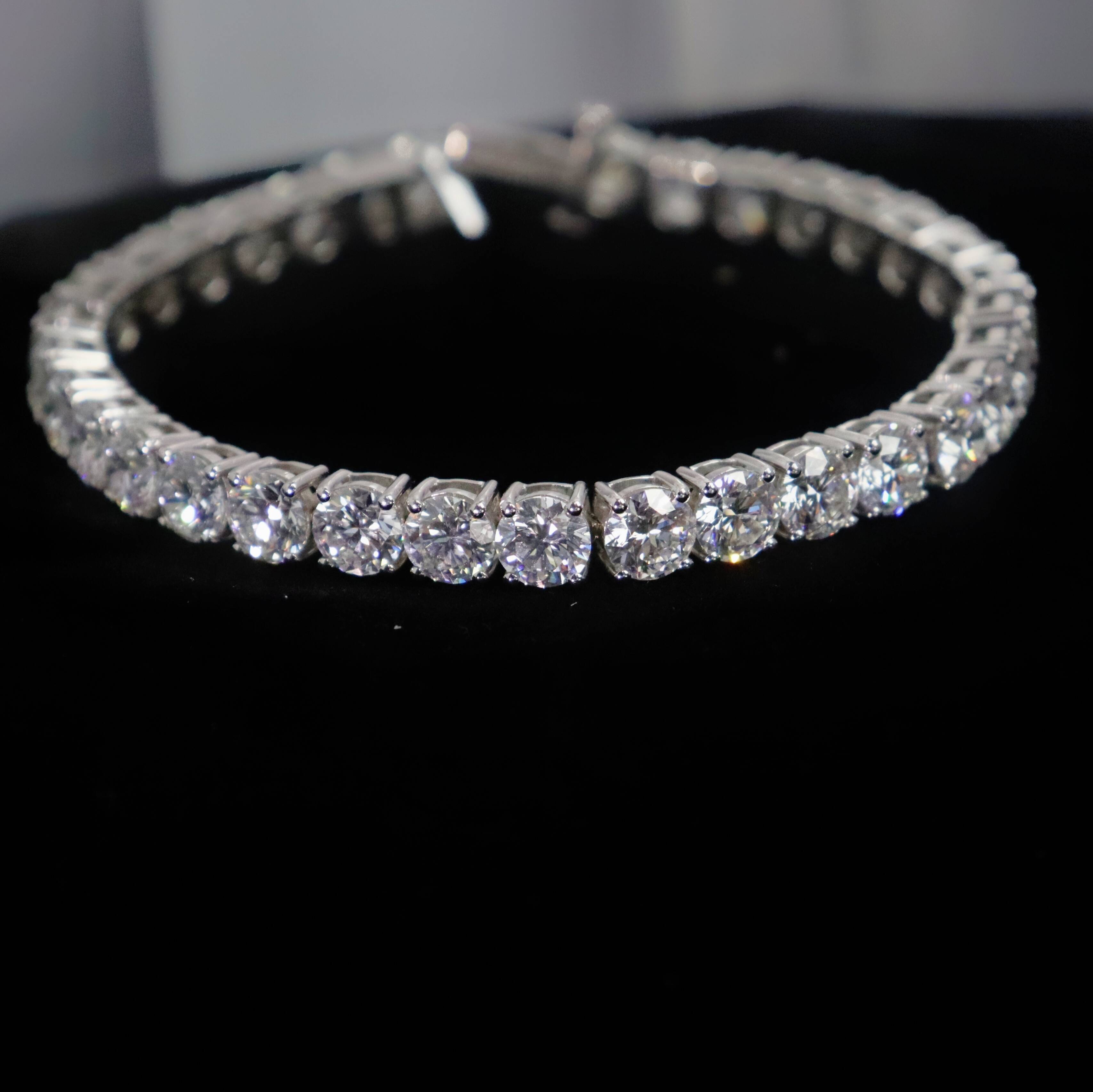 Customizable 18K Gold Diamond Bracelet for Engagement Wedding or Banquets Fine Jewelry IGI GIA Lab Grown Diamond