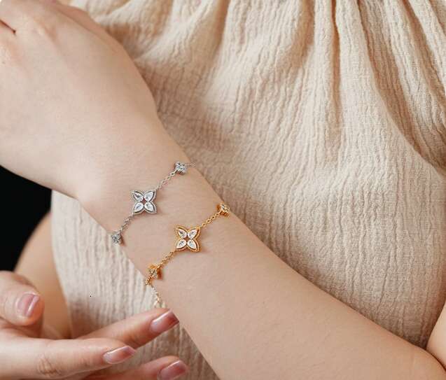 Gold Tone Delicate Clover Chain Bracelet With Graceful Engagement Jewelry Party Wear Gift For Her High Quality And Exquisite Accessory