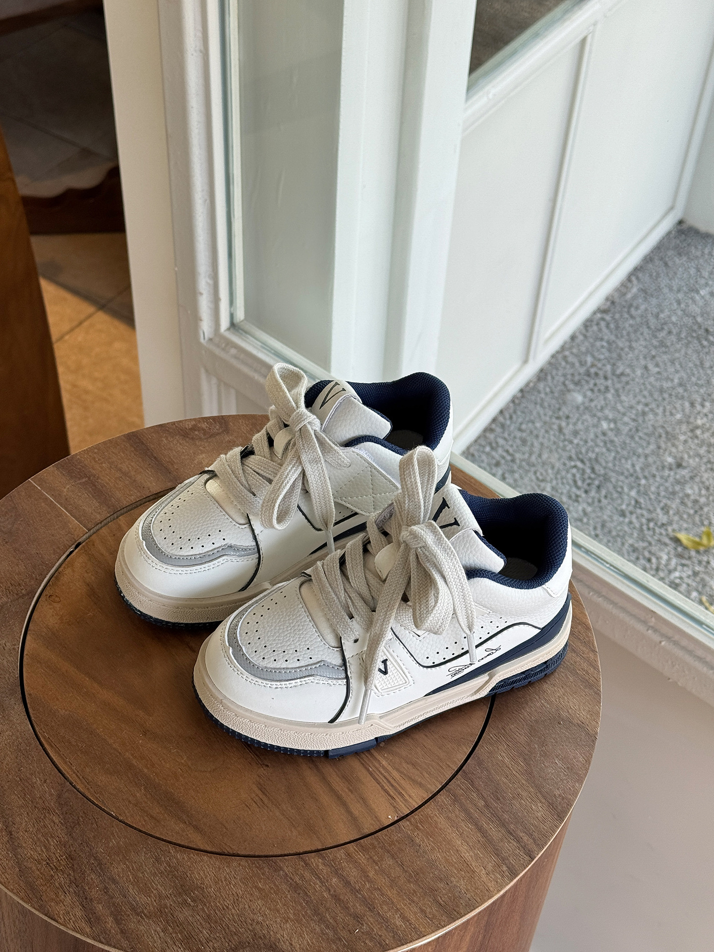 hot Free delivery Sneakers Fashionable and comfortable children's board shoes anti slip casual sports shoes student shoes