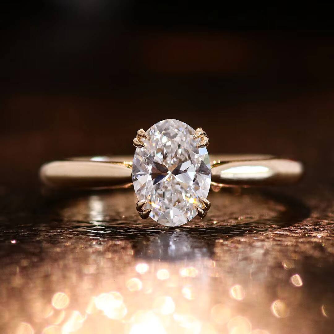 Classic Versatile 18K Gold 1 Ct Oval Cut Lab-Grown Diamond IGI Certified Womens Anniversary Engagement Ring with 4 Prongs