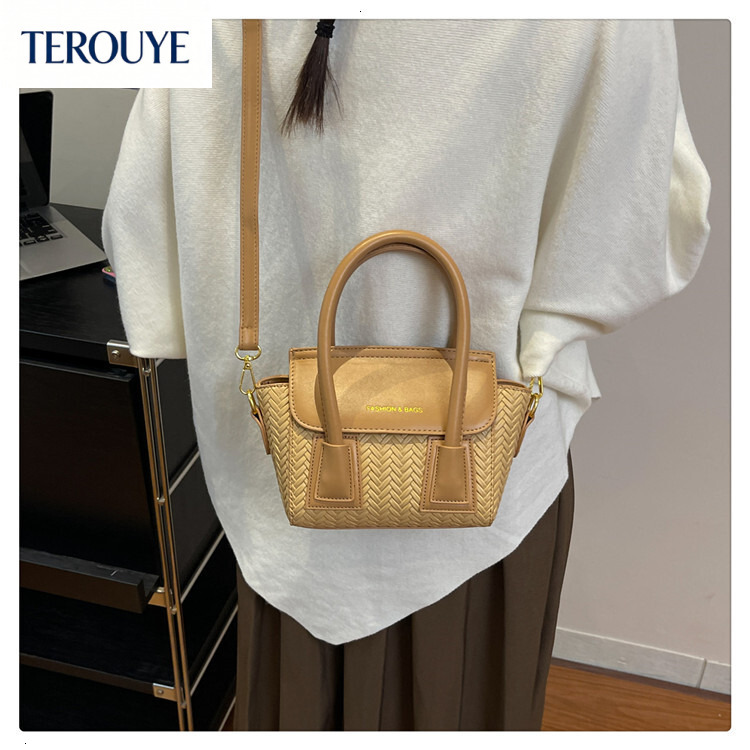 TEROUYE Korean retro women s handbag autumn and winter new fashion elegant niche Bag design woven texture shoulder bag luxurious Luxury bag