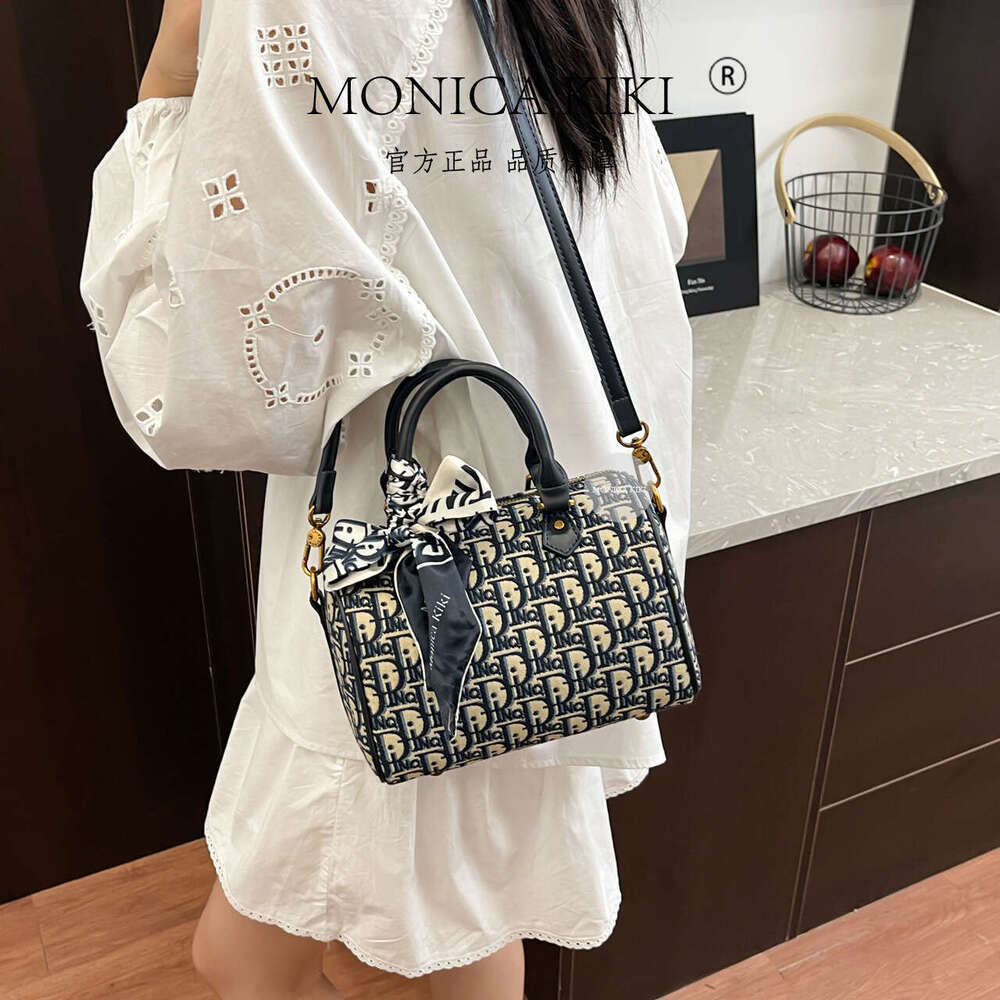 Monica kiki Foreign Trade Canvas Jacquard Embroidery Handheld Pillow for Women, Internet Celebrity Single Shoulder Crossbody Boston Bag