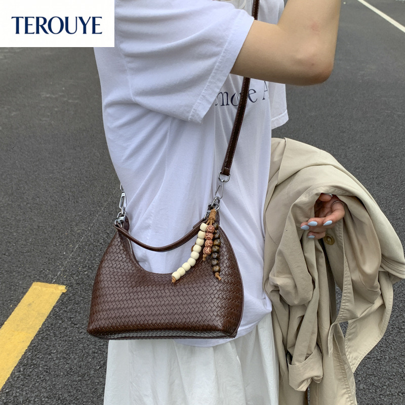 TEROUYE Korean style niche design women s armpit bag Bag autumn and winter new texture woven style handbag retro versatile style luxury Luxury bag