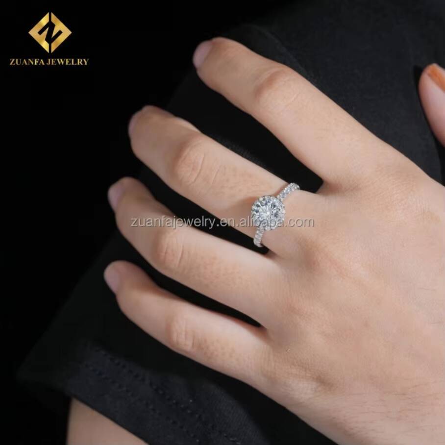Customized 18k White Gold Luxury Fiance Jewelry 110 Ct Round Excellent Cut Lab Grown Diamond IGI Certificate Engagement Ring