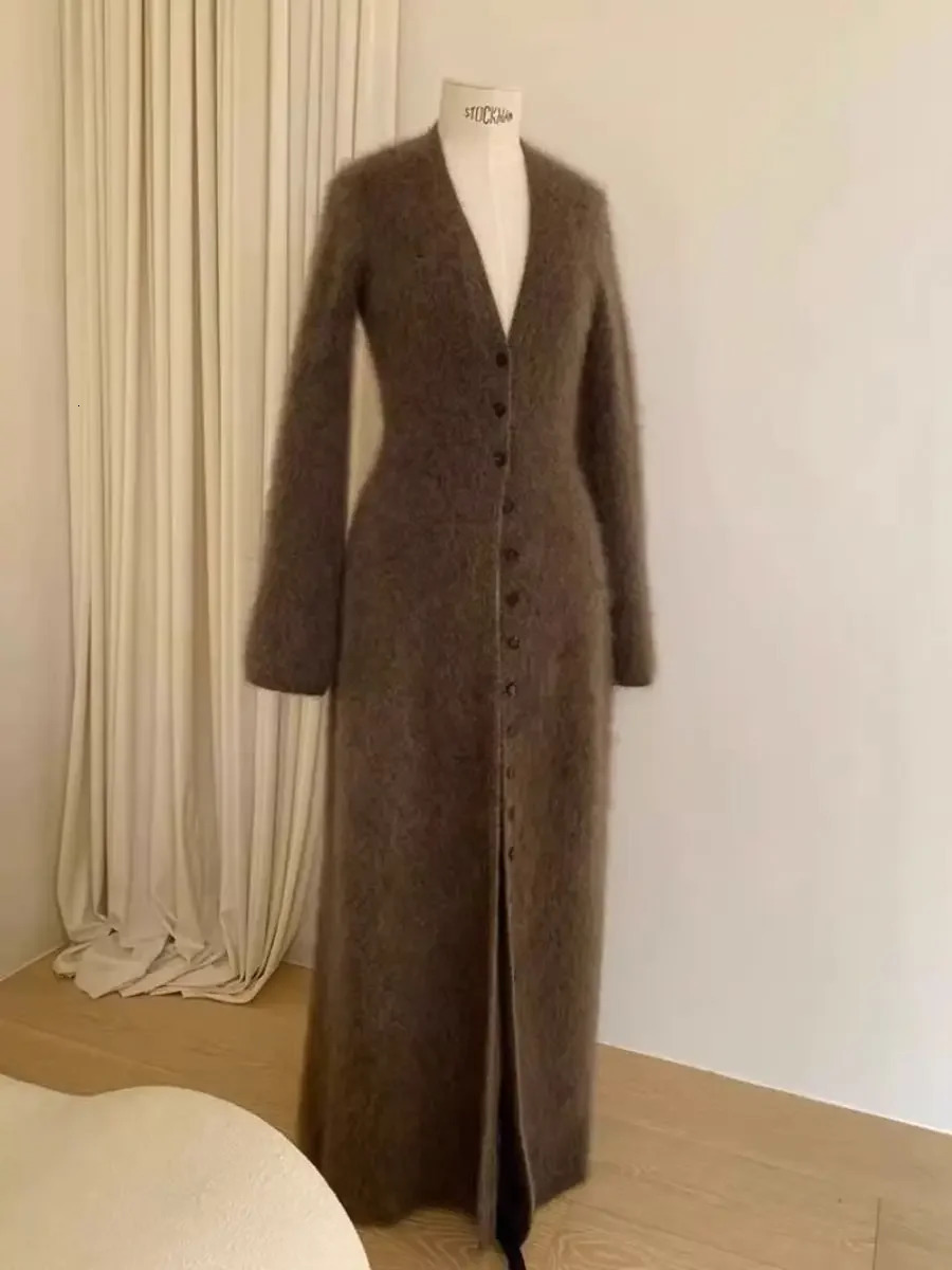 French Retro V-neck Knitted Cardigan Autumn and Winter High-end Soft Waxy Knee Medium and Long Sweater Jacket Womens Trend 260120