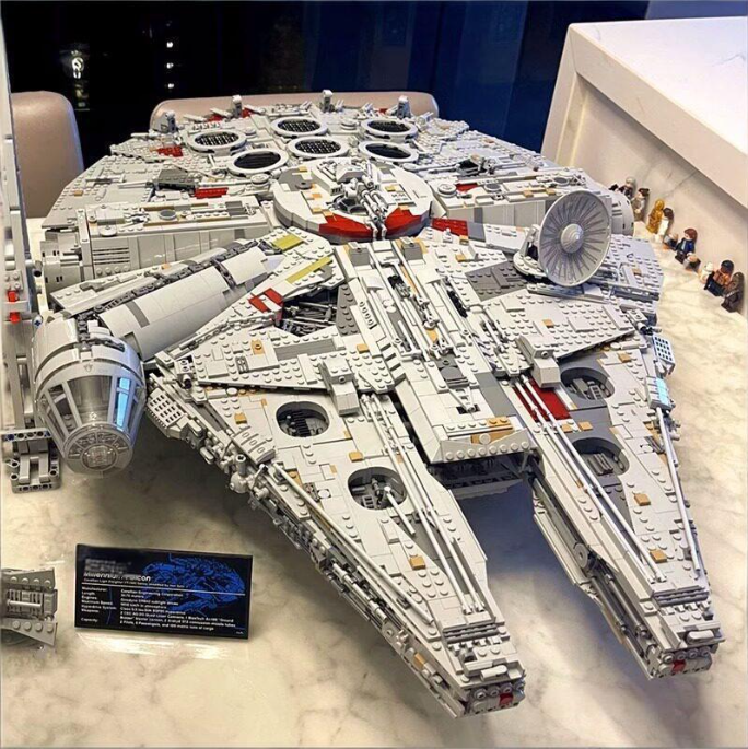 The Millennium Falcon spaceship building blocks adult assembly educational toy