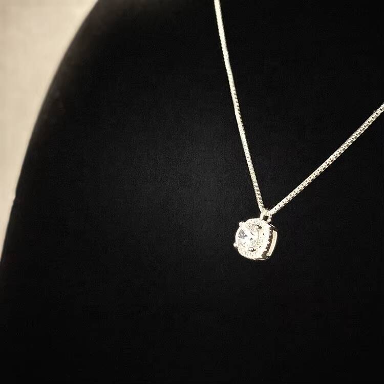 Wholesale Rhodium Plated Fine Jewelry 925 Sterling Silver Dazzling Moissanite Pendant Necklace Box Chain Women