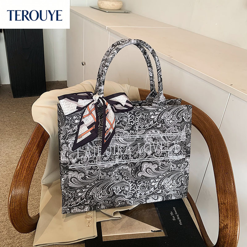 TEROUYE French Fashion Printed Handbag Autumn Winter New Large Capacity Retro Luxury Women s Shoulder Bag Simple Texture Underarm Bag Designer Women s