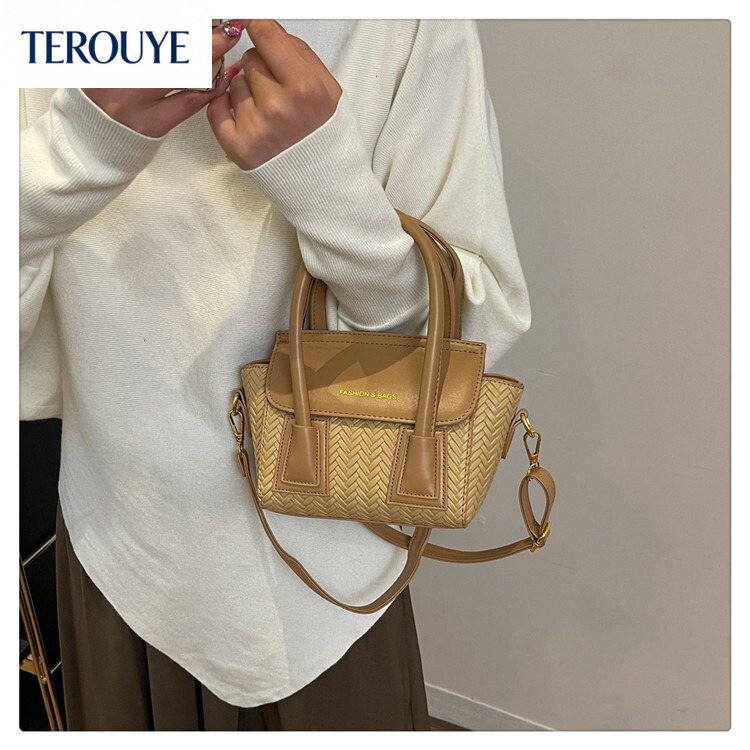 TEROUYE Korean retro women s handbag autumn and winter new fashion elegant niche Bag design woven texture shoulder bag luxurious Luxury bag