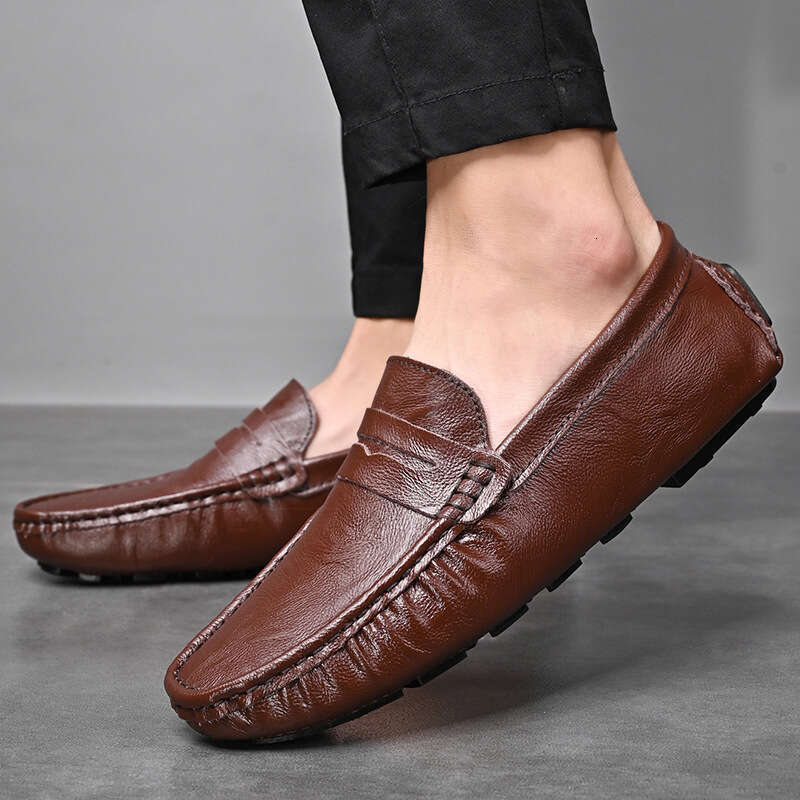 Foreign Trade Hot-Selling Ultra-Light Cowhide Free shipping Loafers Men with Tassels, Casual Shoes, Fashionable Outdoor Driving Shoes for Men, Dropshi