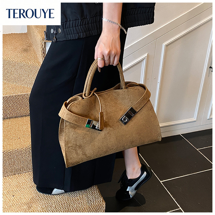 TEROUYE Retro suede women s handbag autumn and winter new fashion large capacity shoulder bag texture motorcycle armpit bag luxury Luxury bag