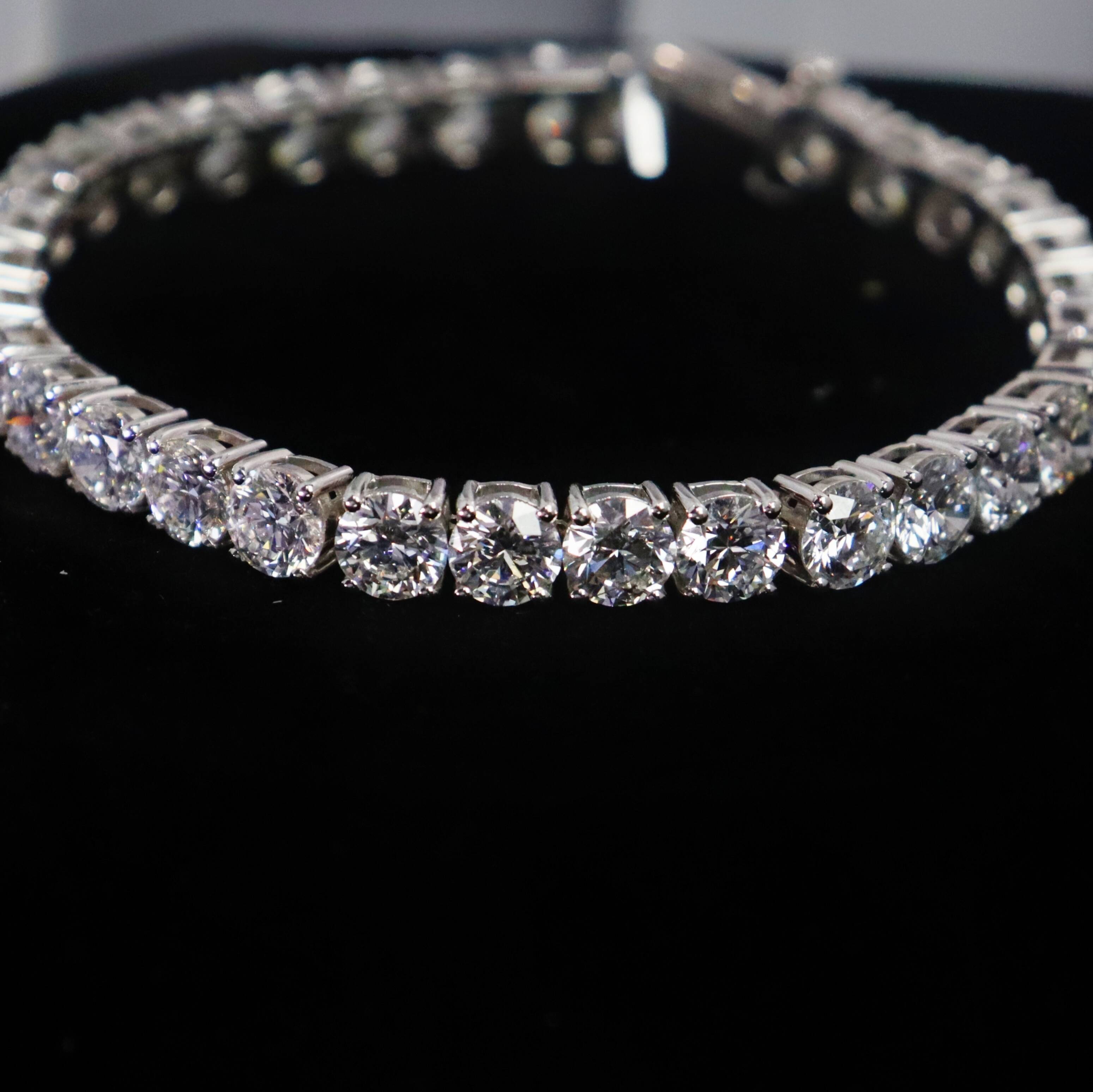 Customizable 18K Gold Diamond Bracelet for Engagement Wedding or Banquets Fine Jewelry IGI GIA Lab Grown Diamond