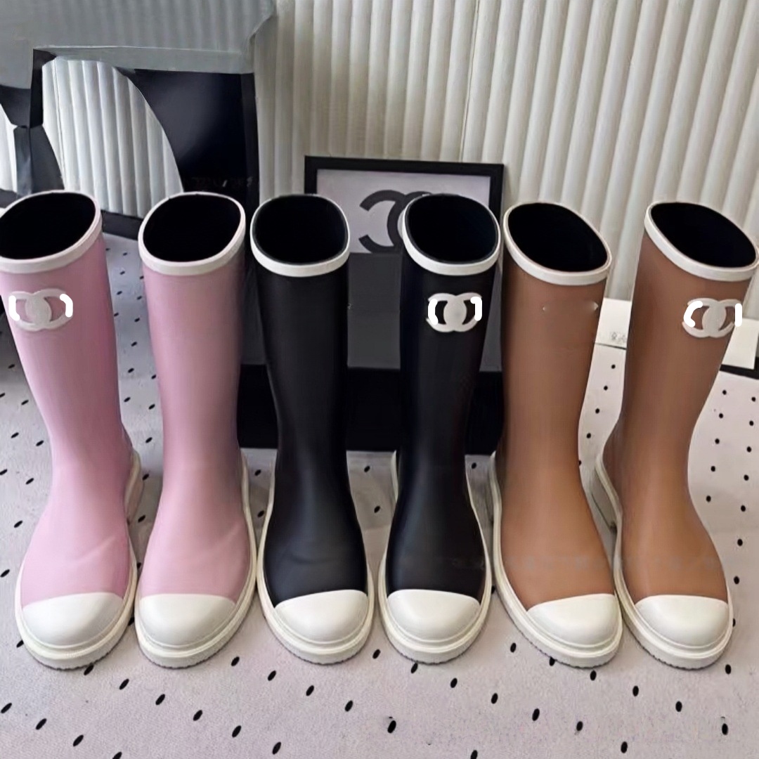 2026 Designer Rubber Rain CC Boots Women Luxury Pink Boot Fall Winter Summer Knee High Quality Slip On Classic 22 Casual Waterproof Footwear Cowboy BB booties