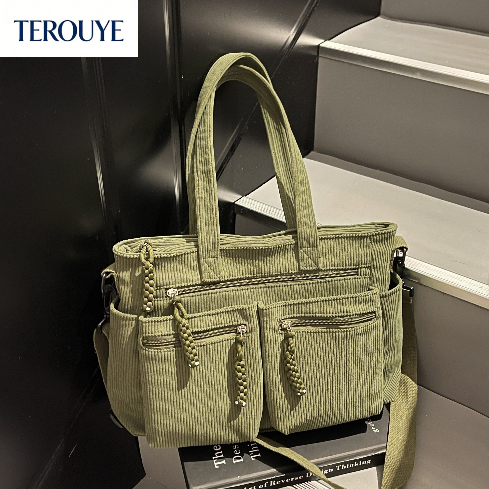 TEROUYE Korean style leisure large capacity women s shoulder bag autumn and winter new fashion corduroy simple handbag versatile Luxury bag