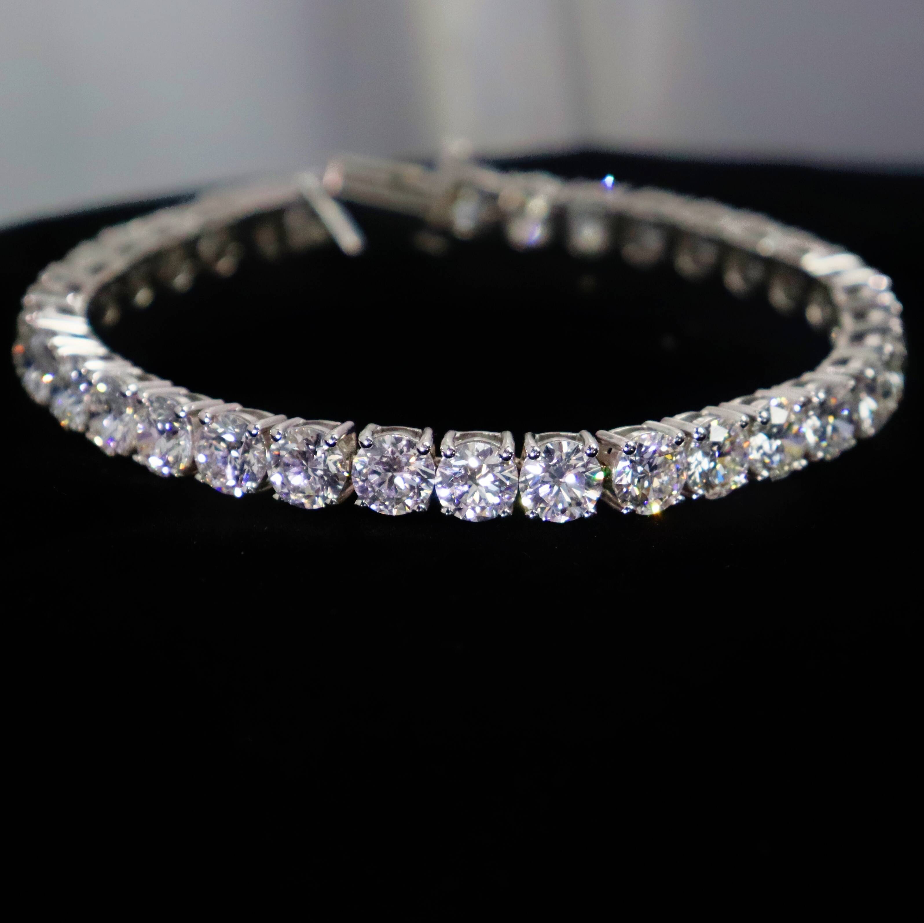 Customizable 18K Gold Diamond Bracelet for Engagement Wedding or Banquets Fine Jewelry IGI GIA Lab Grown Diamond