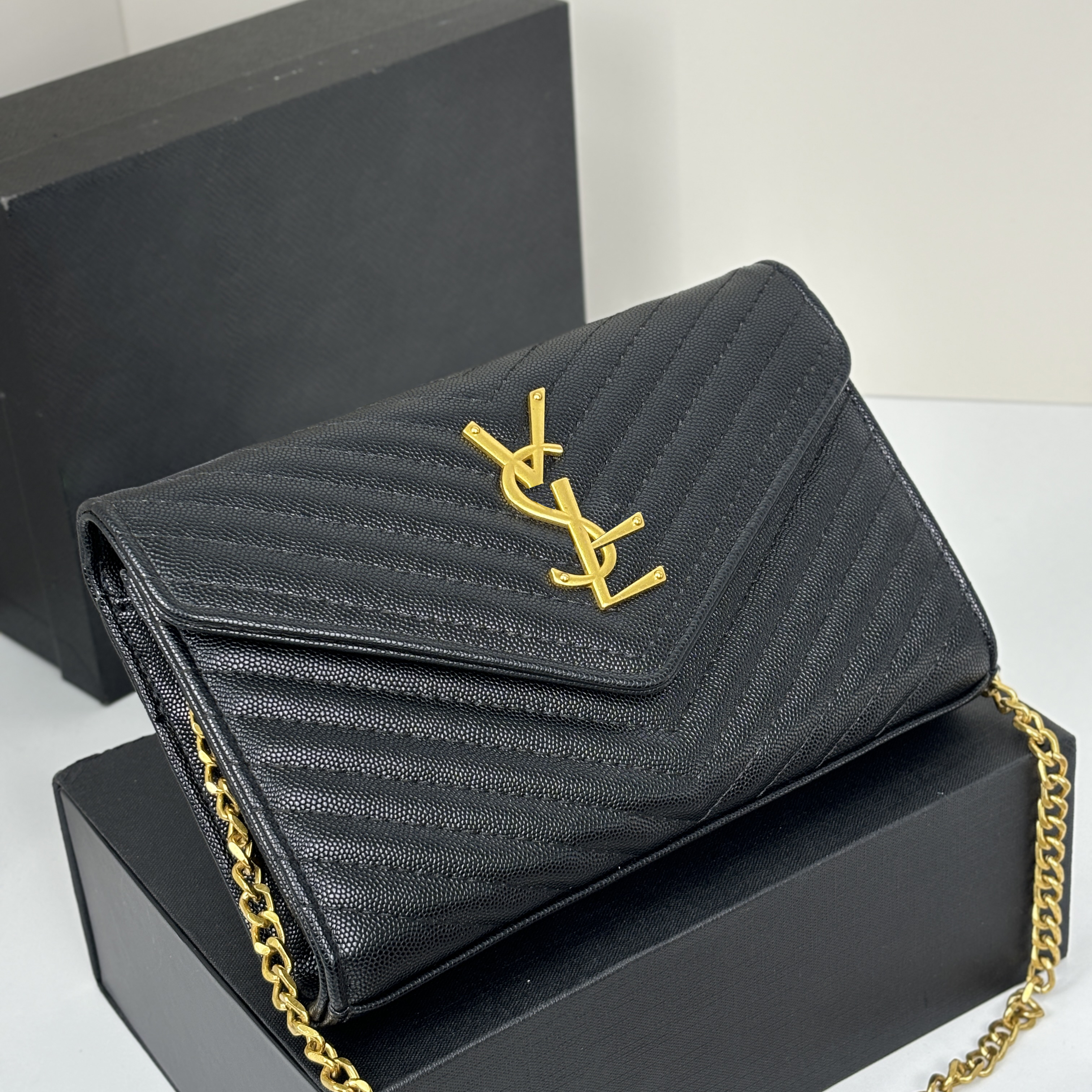 Designer Bag Shoulder Bag Luxury Bag Elegant Crossbody Purse Wallet Fashion Metal Chain Classic Casual Leather Popular Style High Quality Envelope Bag