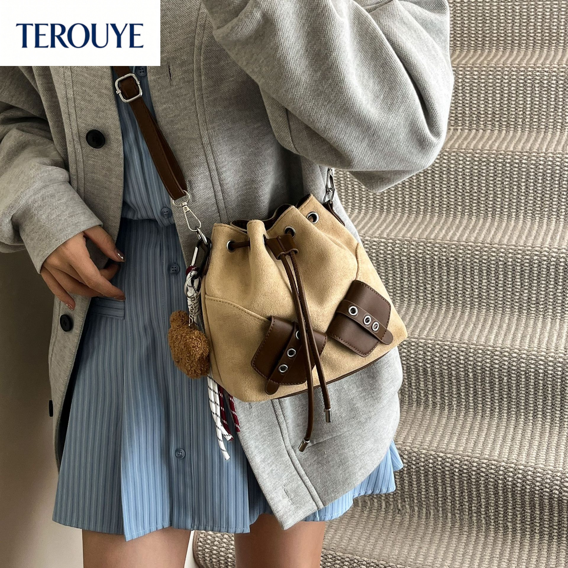 TEROUYE Autumn and winter retro style bucket bag for women s new fashionable niche drawstring design handbag suede luxury Luxury bag