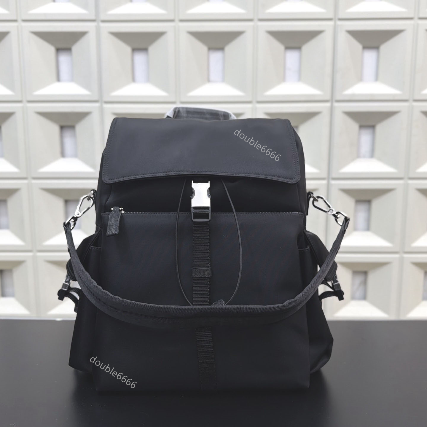 Luxury men nylon backpack Designer simple stylish shoulder bag waterproof wear-resistant crossbody bag work bag travel bag classic messenger bag duffel bag