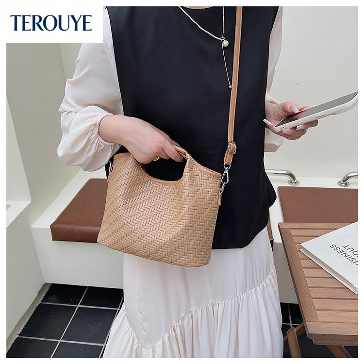 TEROUYE Korean style minimalist women s handbag autumn and winter new large capacity Bag woven texture shoulder bag retro luxury Luxury bag