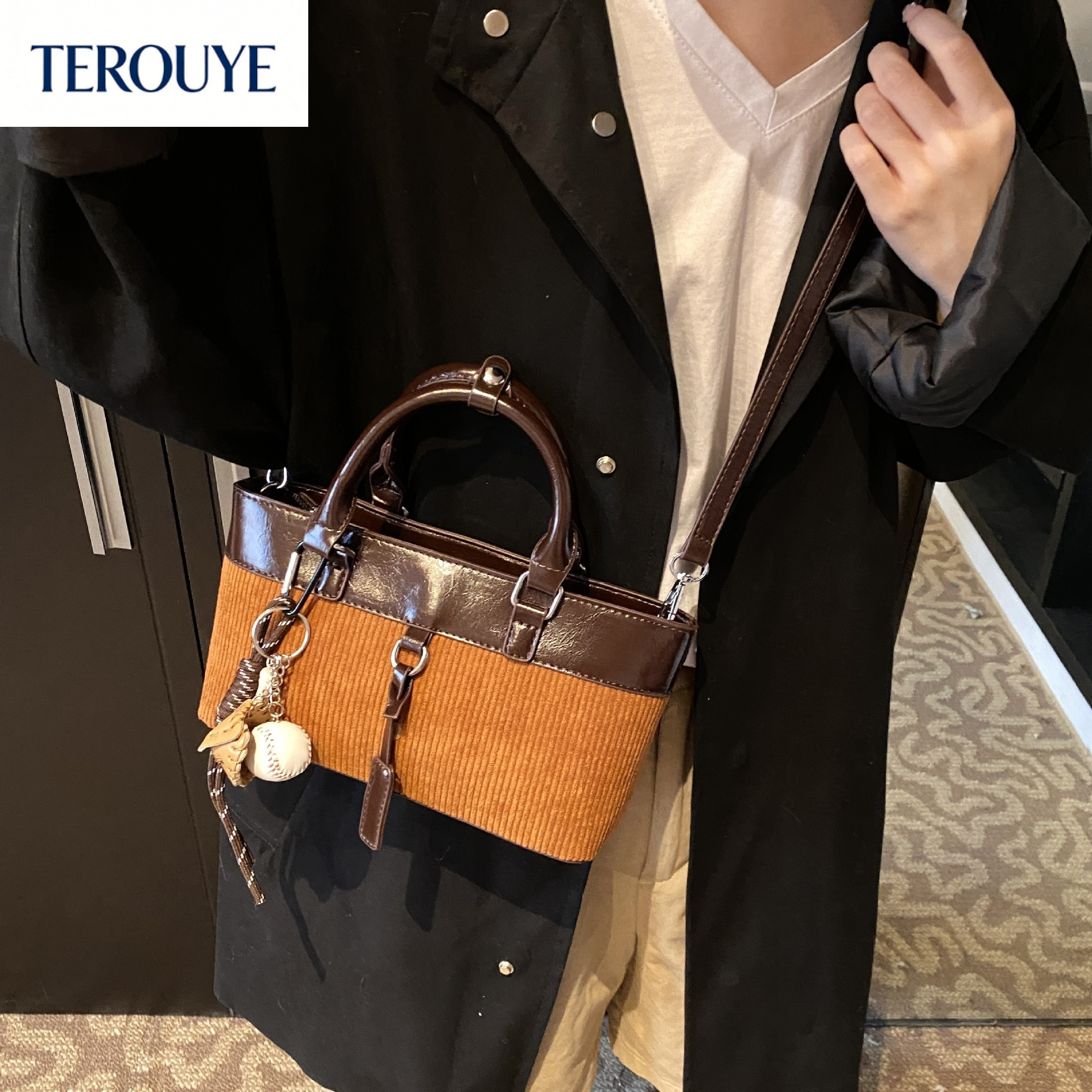 TEROUYE French retro niche design women s handbag autumn and winter new item suede splicing fashionable underarm bag retro luxury Luxury bag