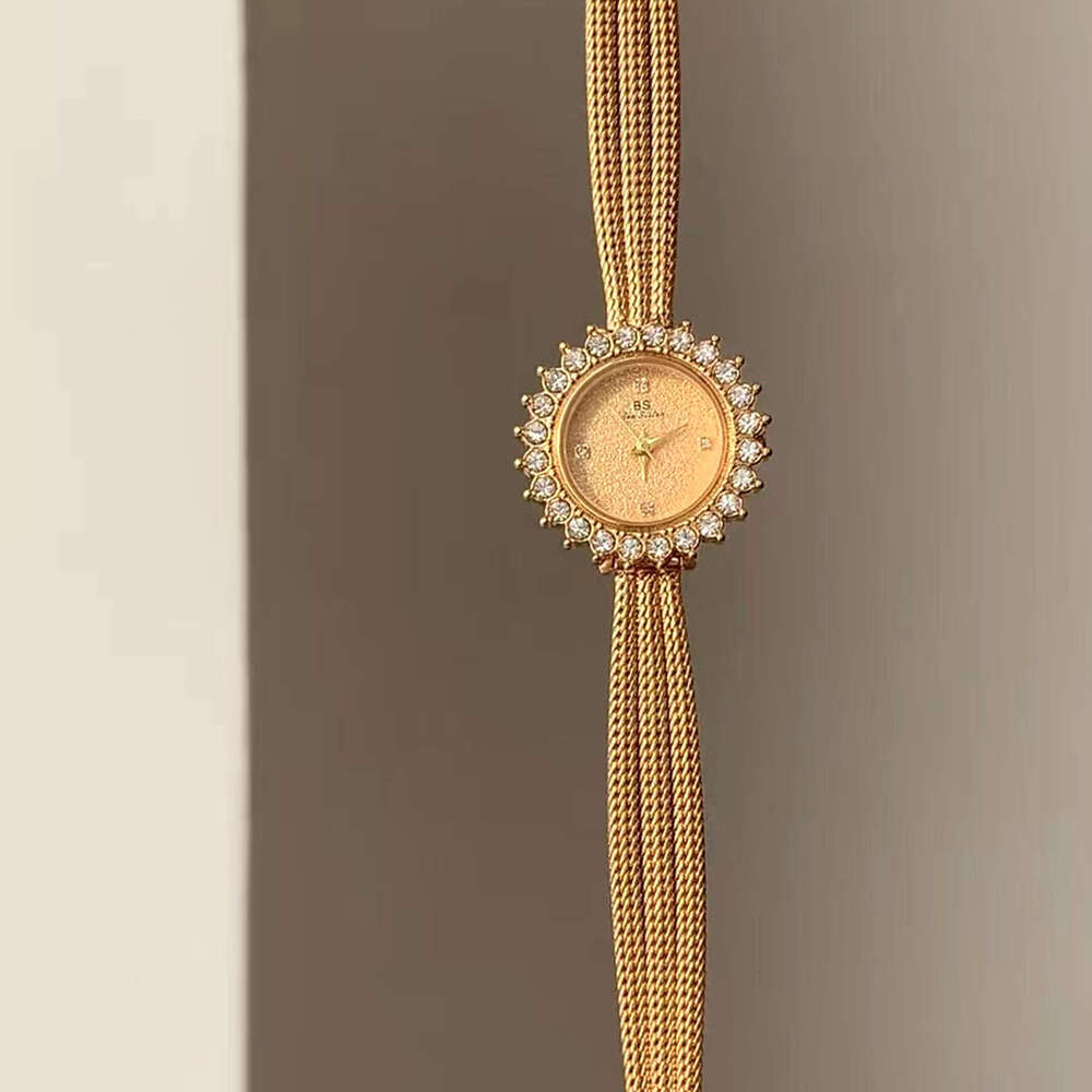 With Box New Niche Vintage Dainty Design Women's Quartz Watch Free gift