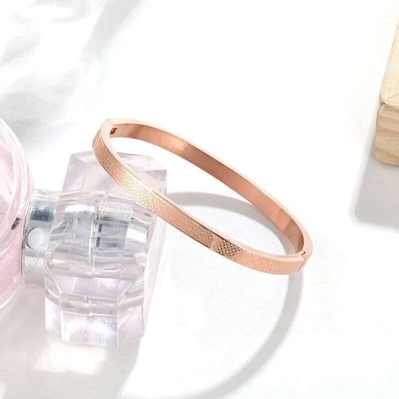 Diameter 5cm And 5.8cm Bangle For Women Kid Stainless Steel Small Flower Gold Color Bracelet Jewelry Low Price 26H0122