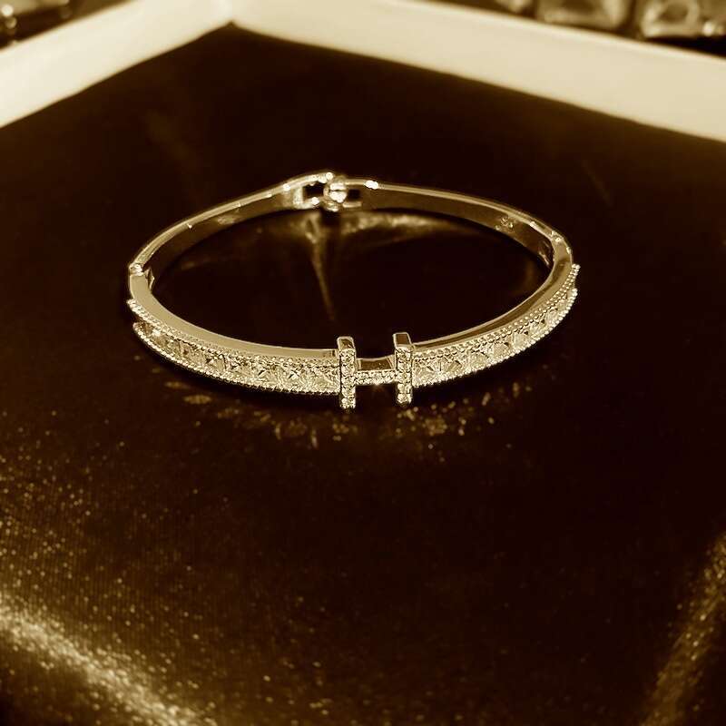 Versatile European and American Style Cross-Border Snake-Shaped Open Simple Niche Trendy Bracelet Starry Sky Inlaid with Diamonds Fashionable High-End