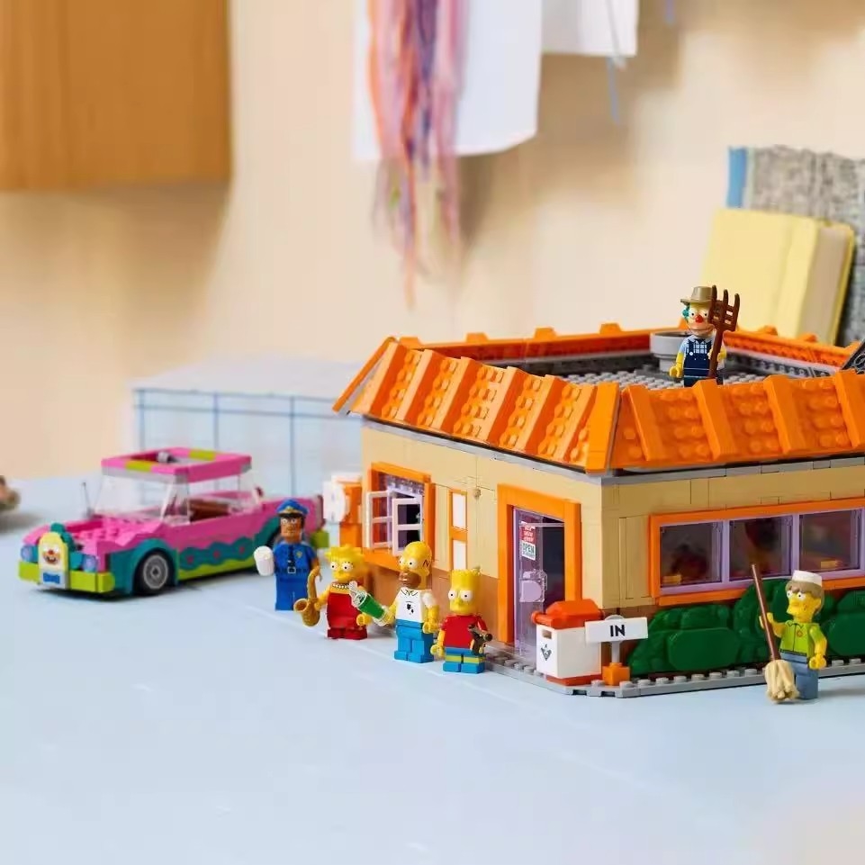 Cross-border new product 10352 Simpson Family: Kusti Burger Shop Building Block Toy Gift