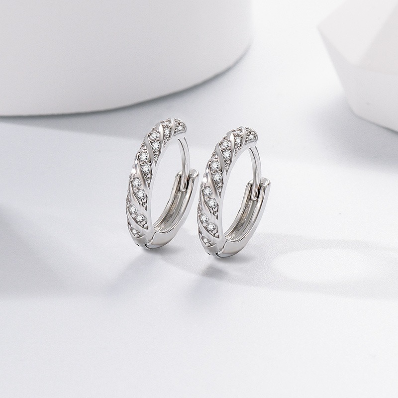 Design Jewelry Korean Style Sleep Friendly Hoop Earrings Light Luxury High Grade Silver Plated Zircon Ear Rings for Women Hypoallergenic Ear Care Dail