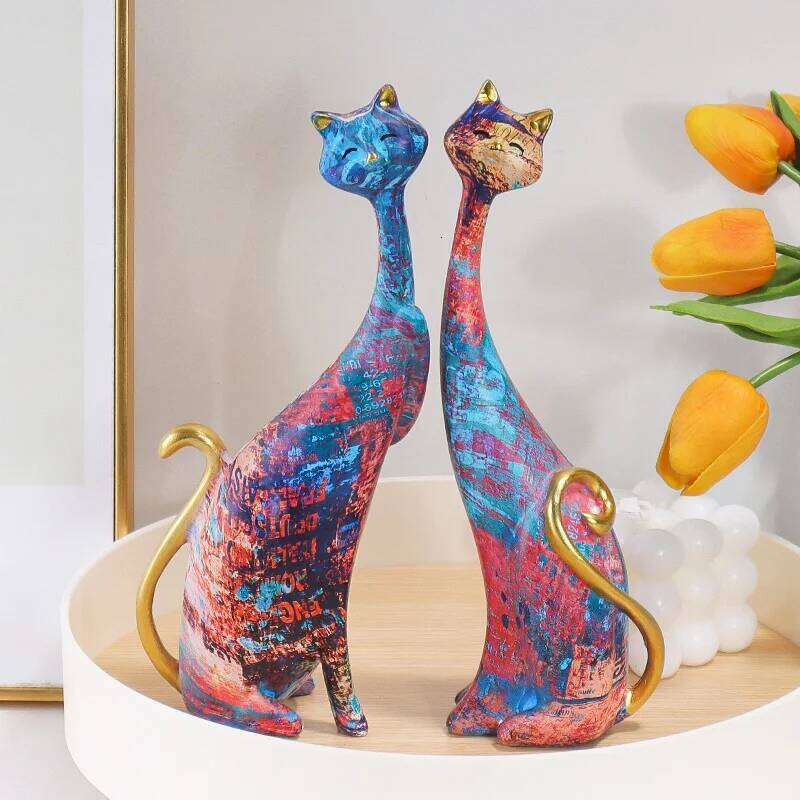 Nordic Creative Oil Painting Cat Decorative Ornament Resin Art Decor Home Bedroom Living Room Decoration Sculpture 26H0122