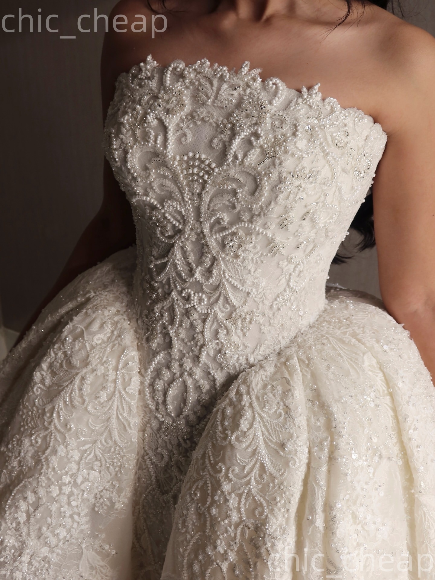 African Aso Ebi 2026 Ivory Ball Gown Wedding Dress Strapless Lace Beaded Vintage Detachable Train Bridal Gowns Dresses ZJ2390