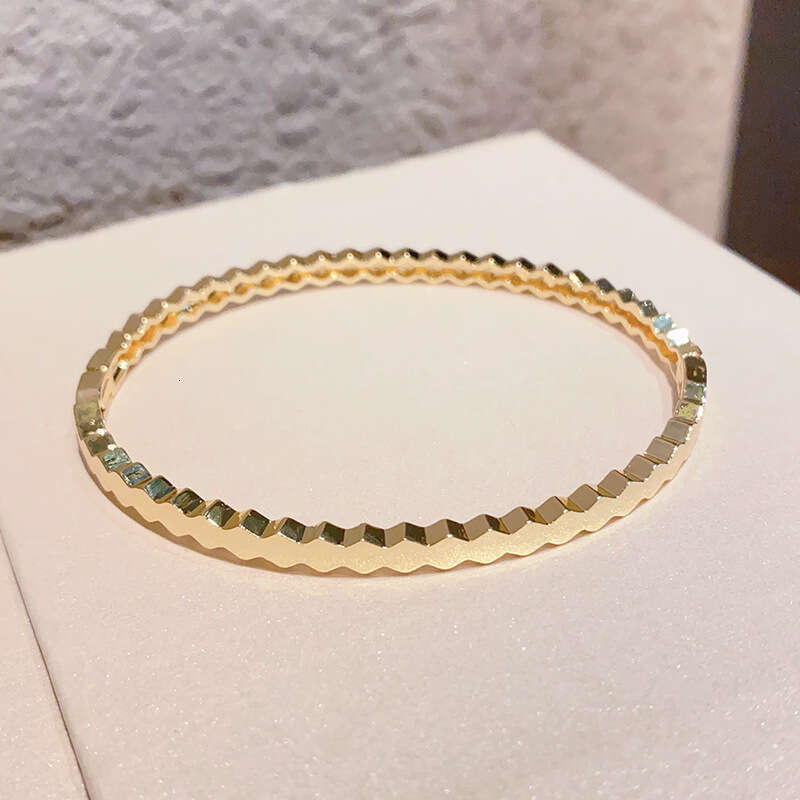 New Hot-Selling Copper Micro-Inlaid Zircon Honeycomb Fashion High Version Smooth Bracelet Light Luxury High-End Jewelry for Women