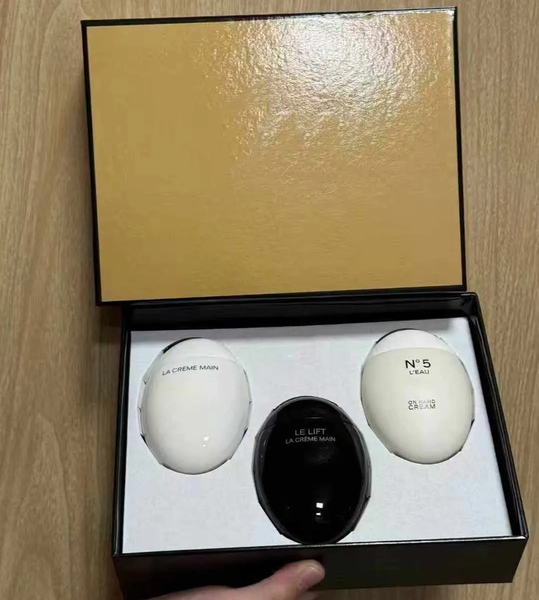 Brand Egg Hand Crea… - image