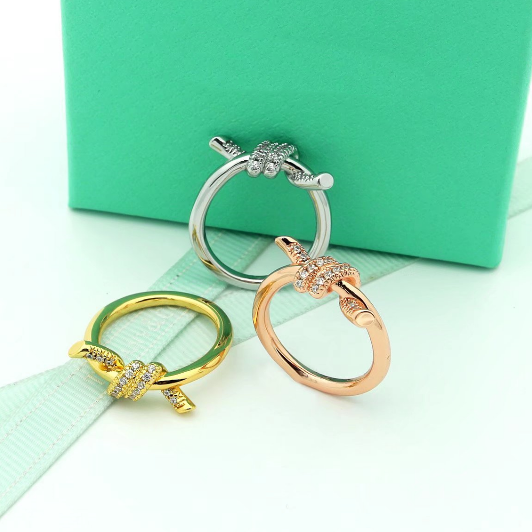 luxury Band Rings Jewelrys Knot ring for woman men 18K Gold silver plated Advanced Materials European size niche fashion exquisite anniversary gift size 5-9
