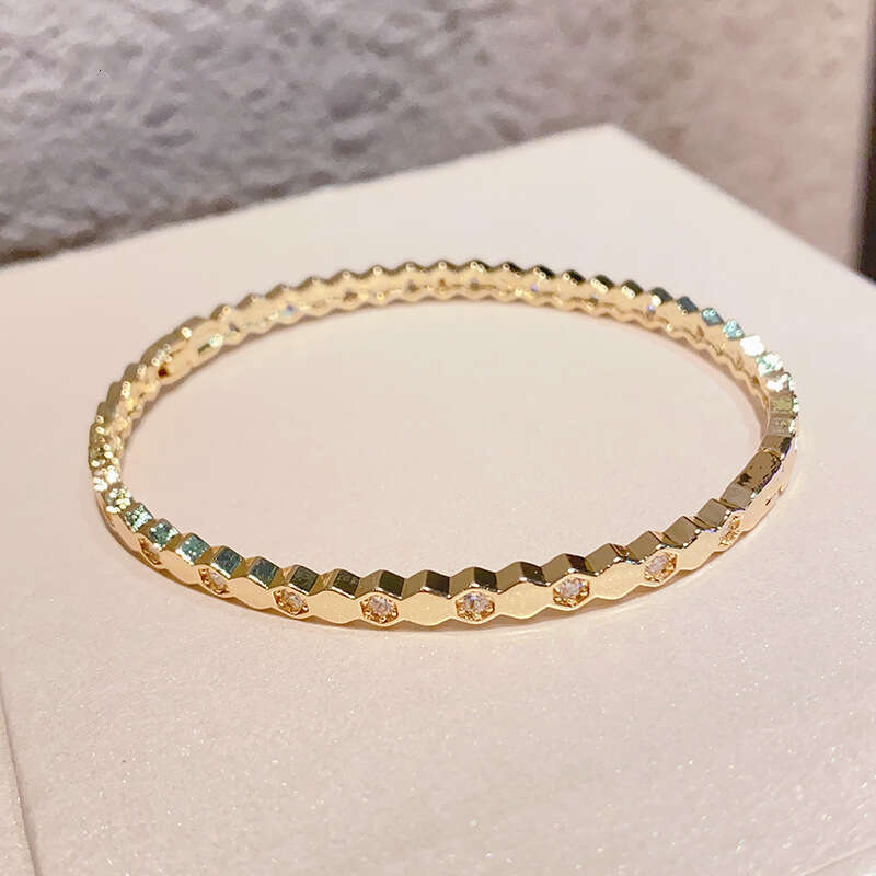 New Hot-Selling Copper Micro-Inlaid Zircon Honeycomb Fashion High Version Smooth Bracelet Light Luxury High-End Jewelry for Women