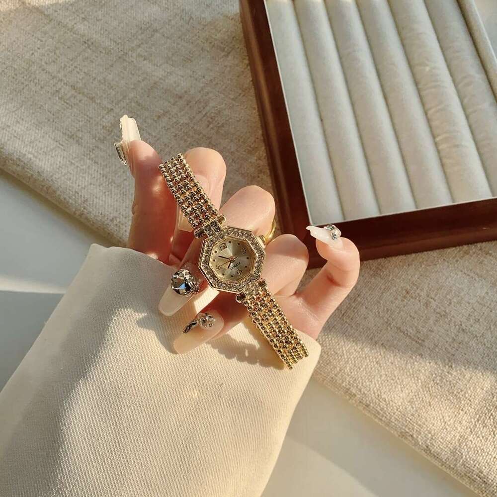 With Box Dainty Luxury gold Small Dial Women's Design New Fashion Quartz Wristwatch Retro Watch Free gift